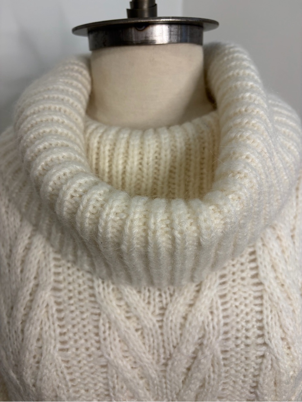 AGGÉL Gold Edition Cable Knit Sweater Dress Cream Oversized Wool  Mohair SIZE XL - Picture 5 of 13